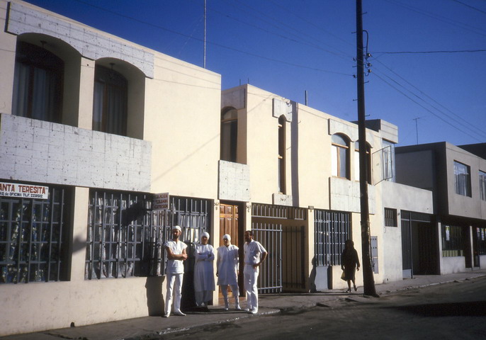 The center in Calle Peral. Peter Alois Symington, Berita Braathen, Taran and Peter Maron