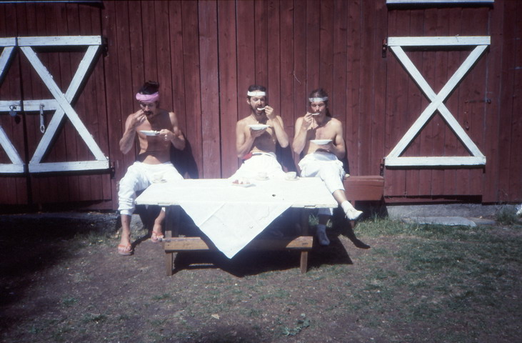 Jerico, Bystad. Kai Jomar, Peter Alois Symington and Baard Keshna Flesj�. The first strawberries